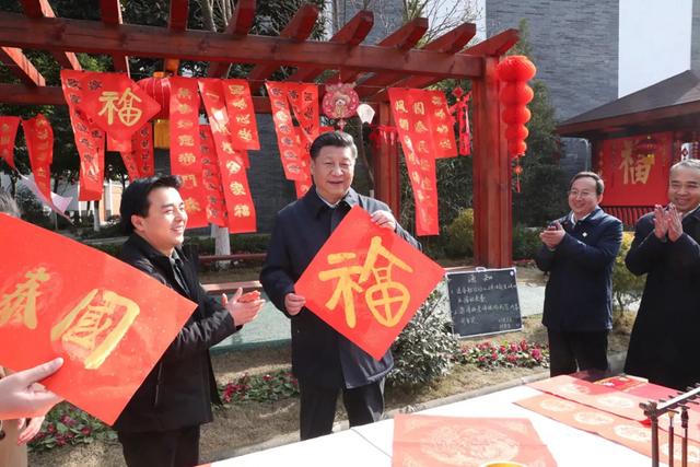 习近平的拜年范儿，年味足、情意浓