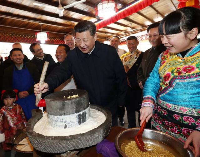 习近平的拜年范儿，年味足、情意浓
